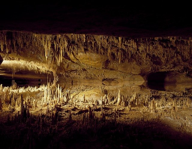 jeskyně speleothems