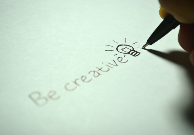 kreativita, nápis „be creative“