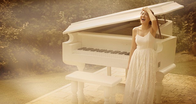 I love piano. 